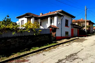 Къща в Ловеч, с. Хлевене
