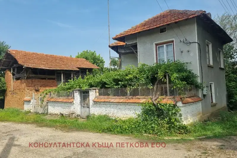 Къща в Ловеч, с. Микре