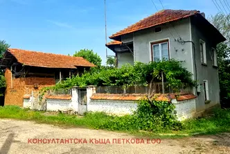 Къща в Ловеч, с. Микре