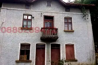 Къща в Ловеч, с. Микре