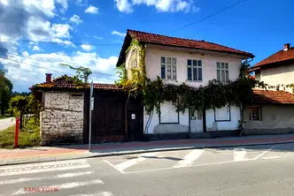 Къща в Ловеч, с. Орешак