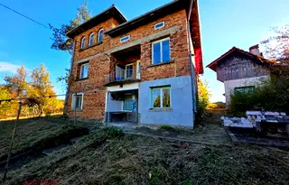 Къща в Ловеч, с. Патрешко