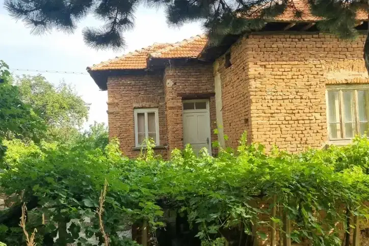 Къща в Ловеч, с. Пресяка