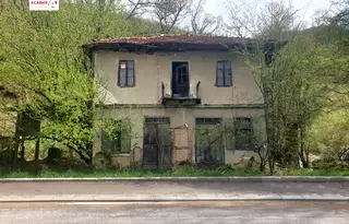 Къща в Ловеч, с. Рибарица