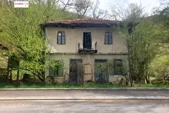 Къща в Ловеч, с. Рибарица