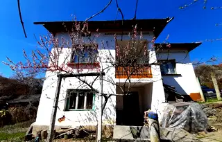 Къща в Ловеч, с. Славщица
