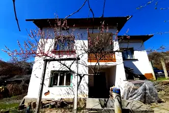 Къща в Ловеч, с. Славщица