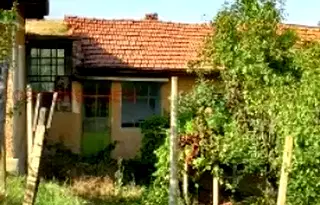 Къща в Ловеч, с. Славяни