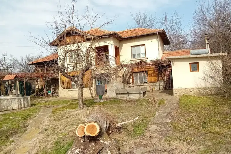 Къща в Ловеч, с. Владиня