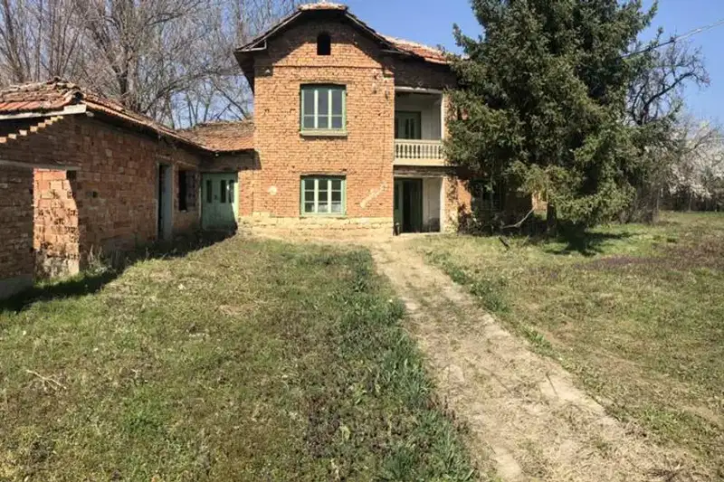 Къща в Ловеч, с. Владиня