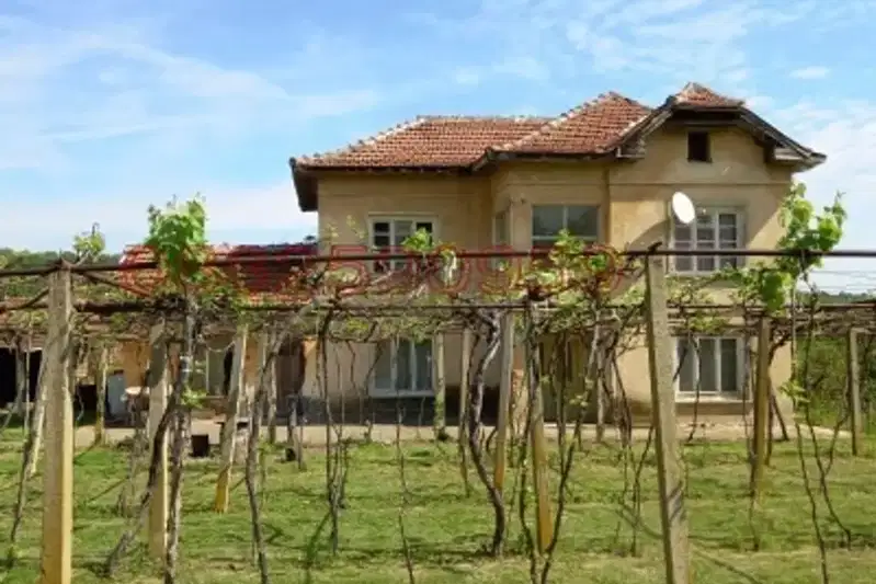 Къща в Ловеч, с. Владиня