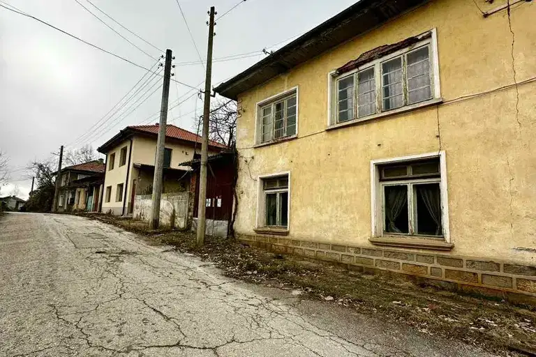 Къща в Ловеч, с. Врабево