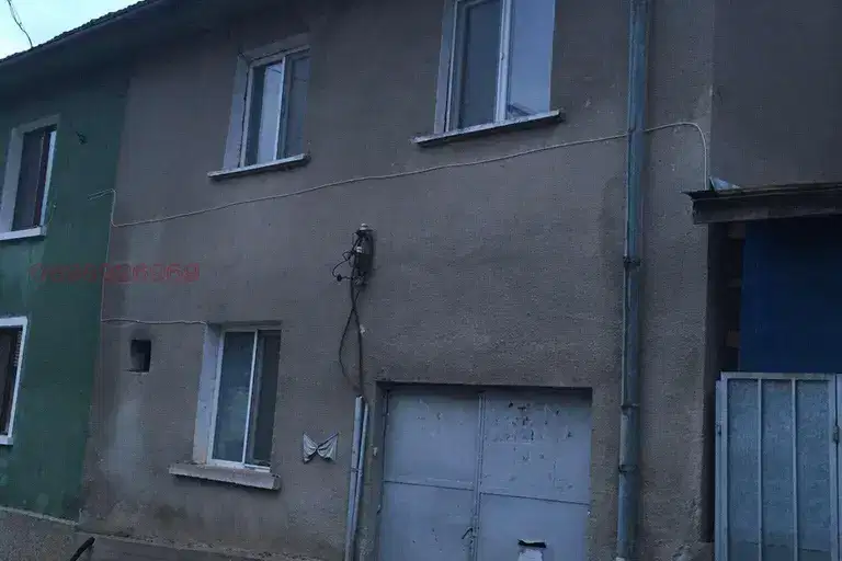 Къща в Монтана, Чипровци