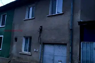 Къща в Монтана, Чипровци