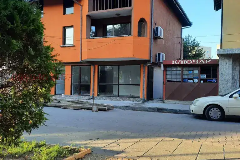 Къща в Монтана, Лом