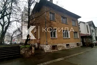Къща в Монтана, Лом