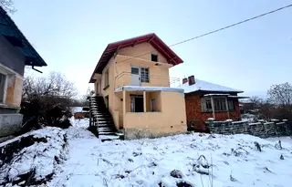 Къща в Монтана, Лом