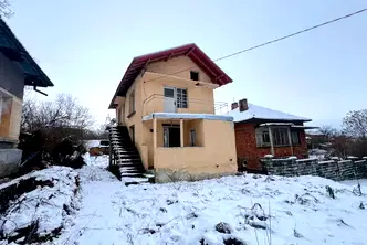 Къща в Монтана, Лом