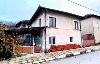 Къща в Монтана, с. Говежда