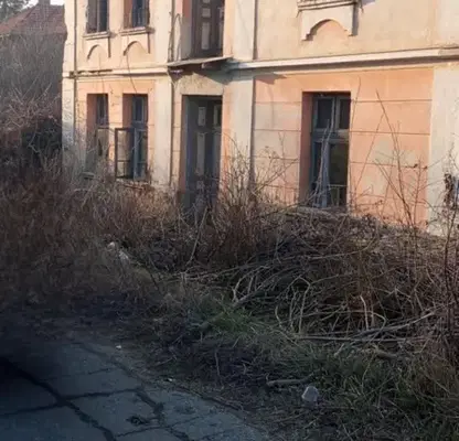 Снимка 2 — Просторна къща с двор в с. Якимово, обл. Монтана