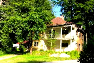 Къща в Пазарджик, Пещера