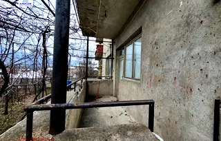 Къща в Пазарджик, Пещера