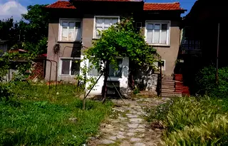 Къща в Пазарджик, Пещера