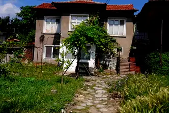 Къща в Пазарджик, Пещера