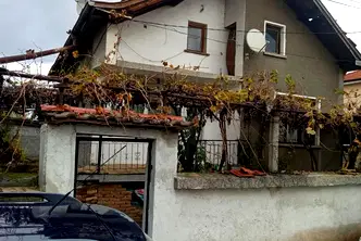 Къща в Пазарджик, с. Добровница