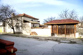 Къща в Пазарджик, с. Лесичово