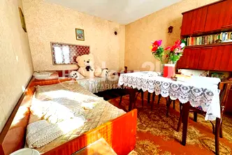 Къща в Пазарджик, с. Момина клисура