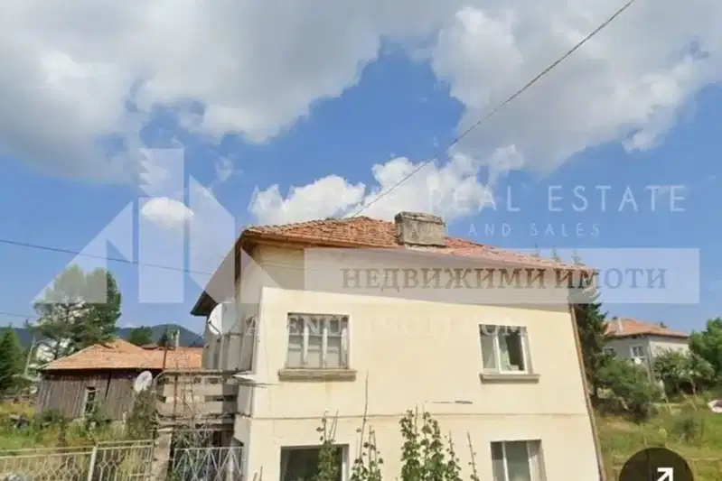 Къща в Пазарджик, с. Равногор