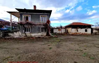 Къща в Пазарджик, с. Варвара
