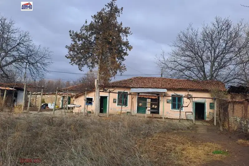 House with yard in Vinogradec village, Pazardzhik region