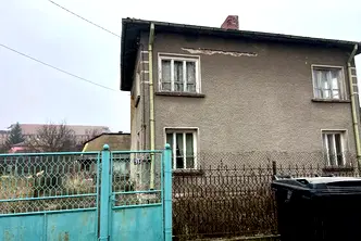 Къща в Перник, Брезник