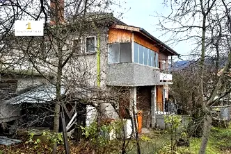 Къща в Перник, Брезник
