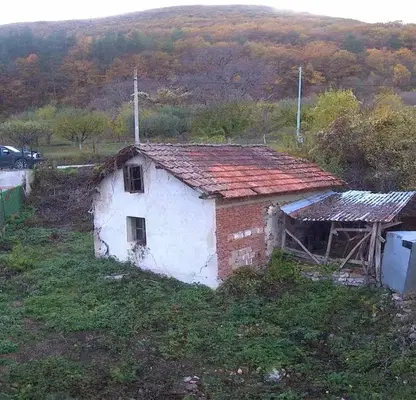 Снимка 3 — Къща в Перник, Земен