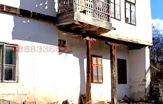 Къща в Перник, Земен