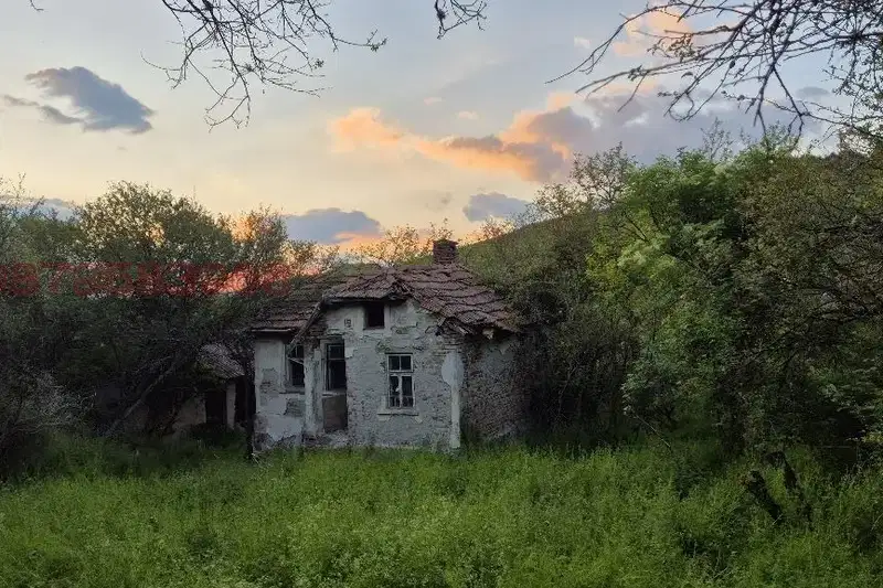 Къща в Перник, с. Бабица