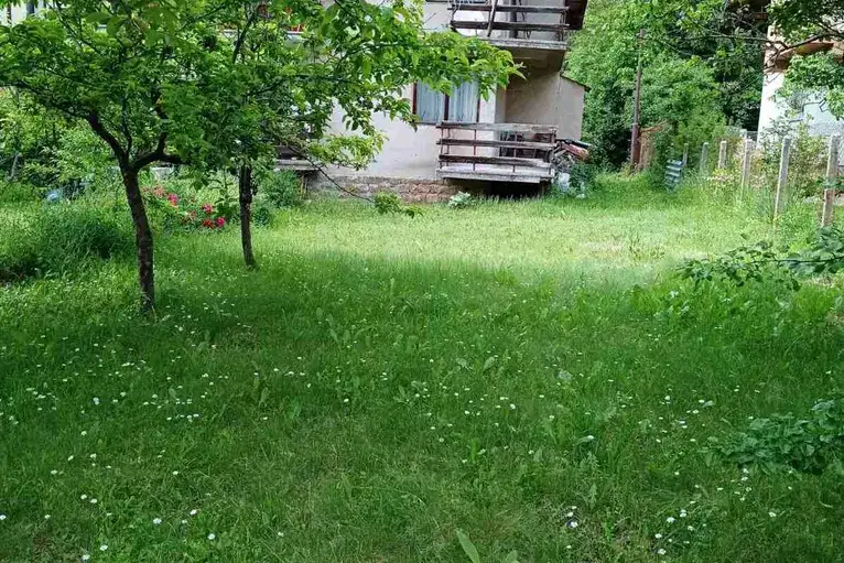 House in Oblast Pernik, Bosnek
