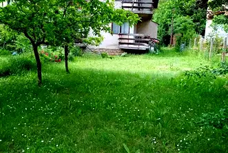 Къща в Перник, с. Боснек