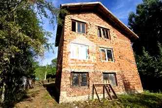 Къща в Перник, с. Боснек