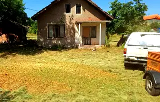 Къща в Перник, с. Червена могила