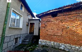 Къща в Перник, с. Долни Раковец