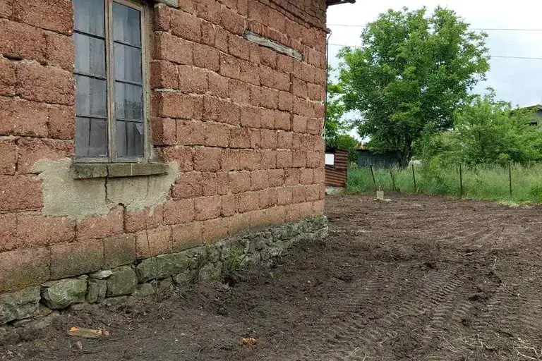 Къща в Перник, с. Долни Раковец