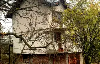 Къща в Перник, с. Долни Романци