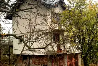 Къща в Перник, с. Долни Романци