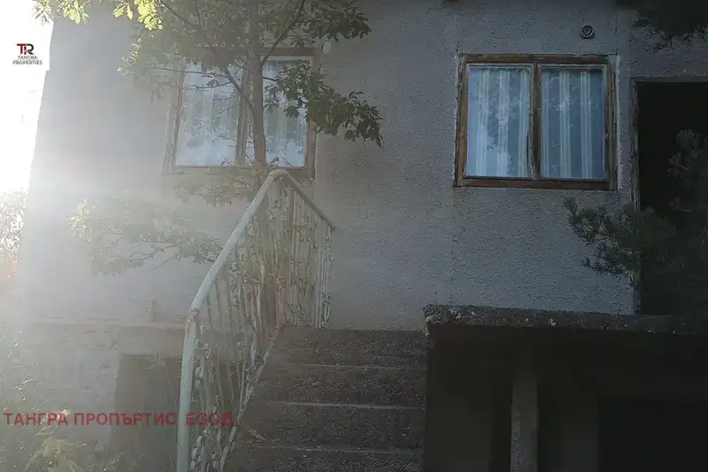 Къща в Перник, с. Егълница