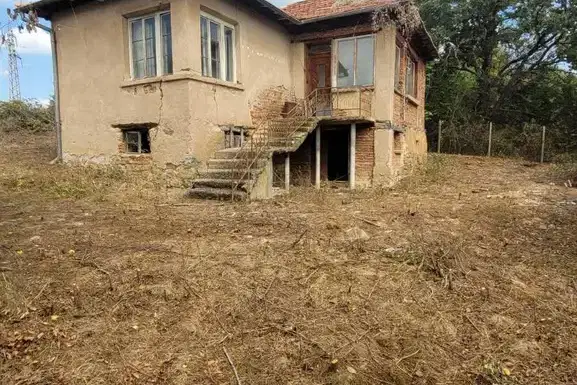 Къща в Перник, с. Егълница