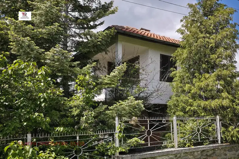 House in Oblast Pernik, Golemo Buchino